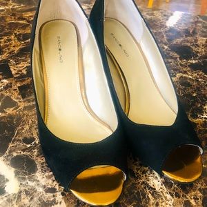 Women’s used black suede wedges W/ Bronze heels.